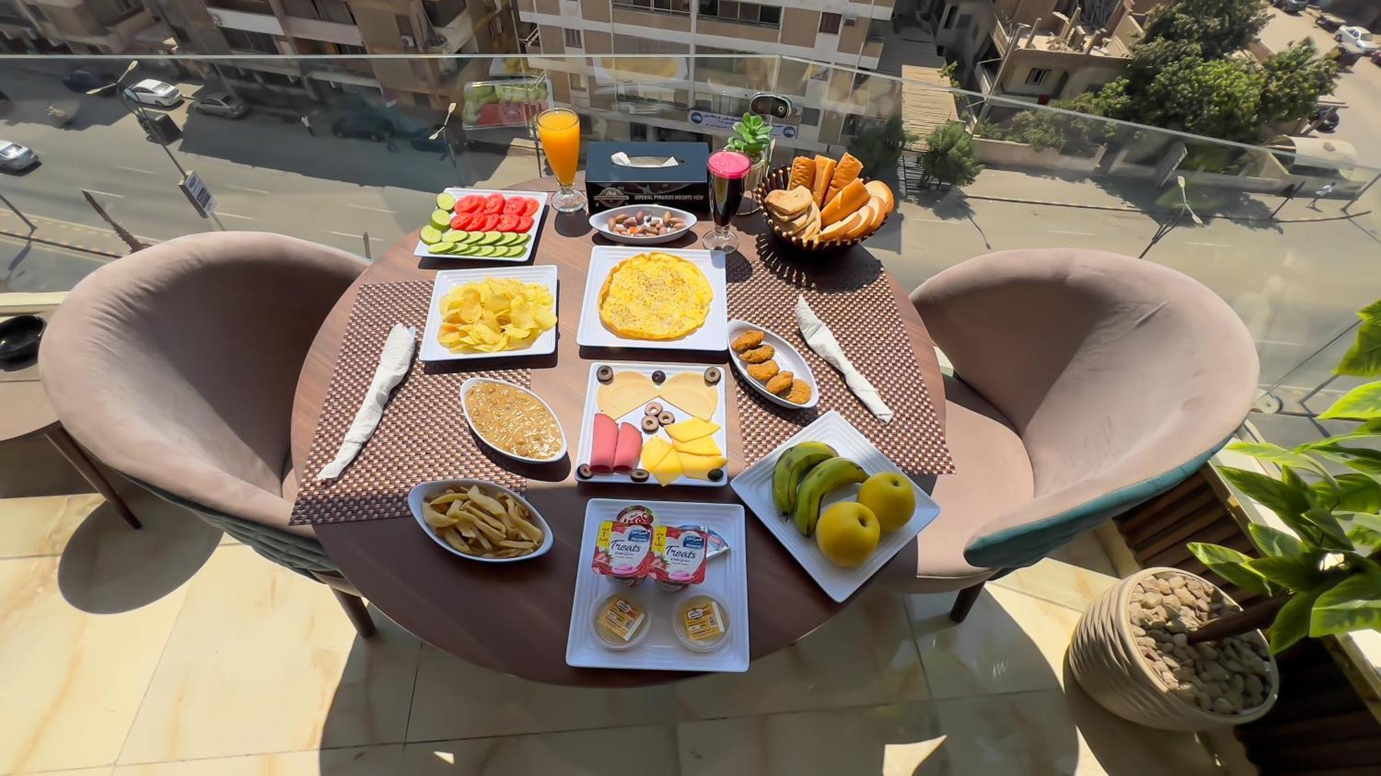 Imperial Pyramids Heights View Bed & Breakfast Nazlet el-Sisi Bagian luar foto