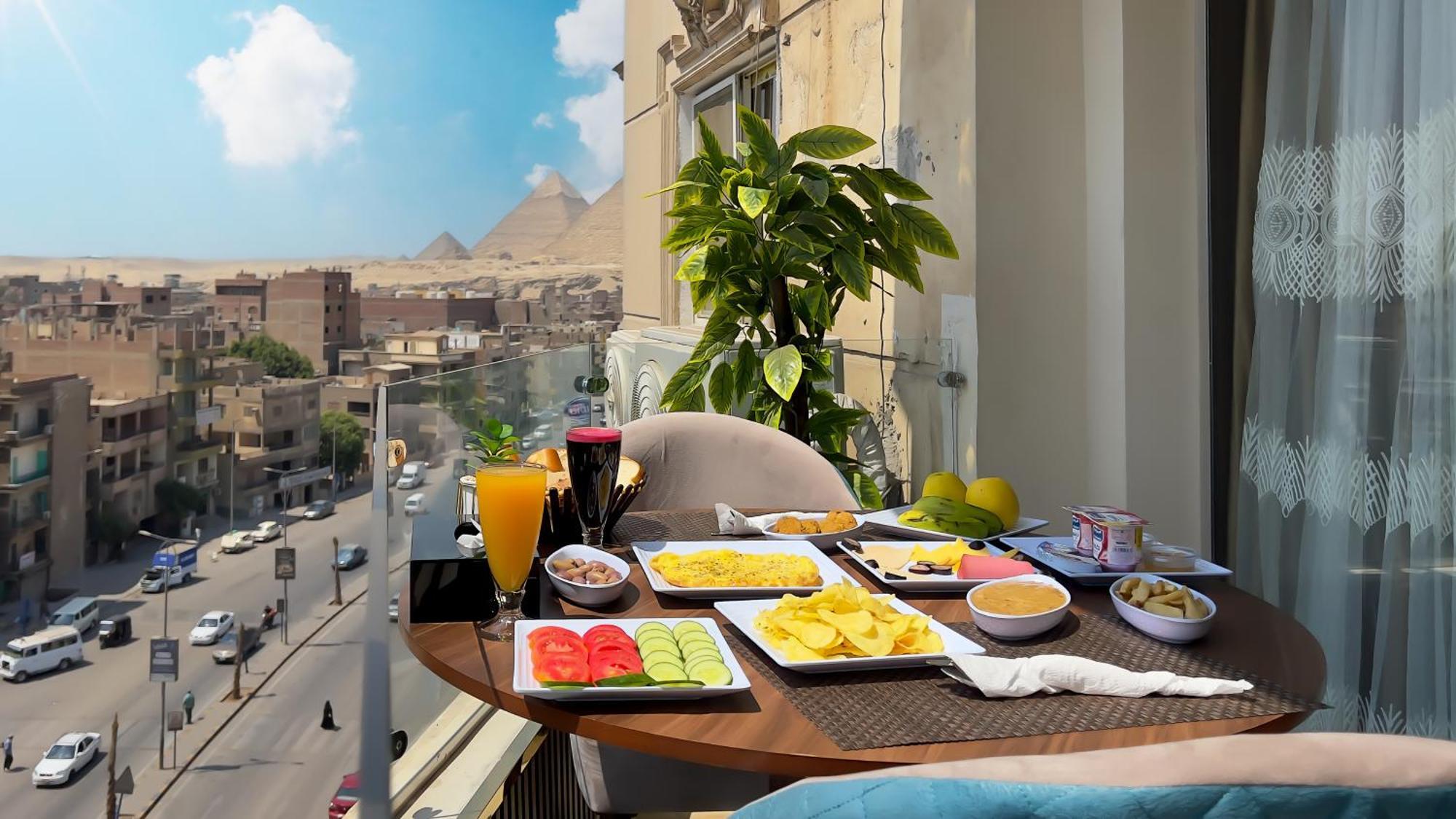 Imperial Pyramids Heights View Bed & Breakfast Nazlet el-Sisi Bagian luar foto