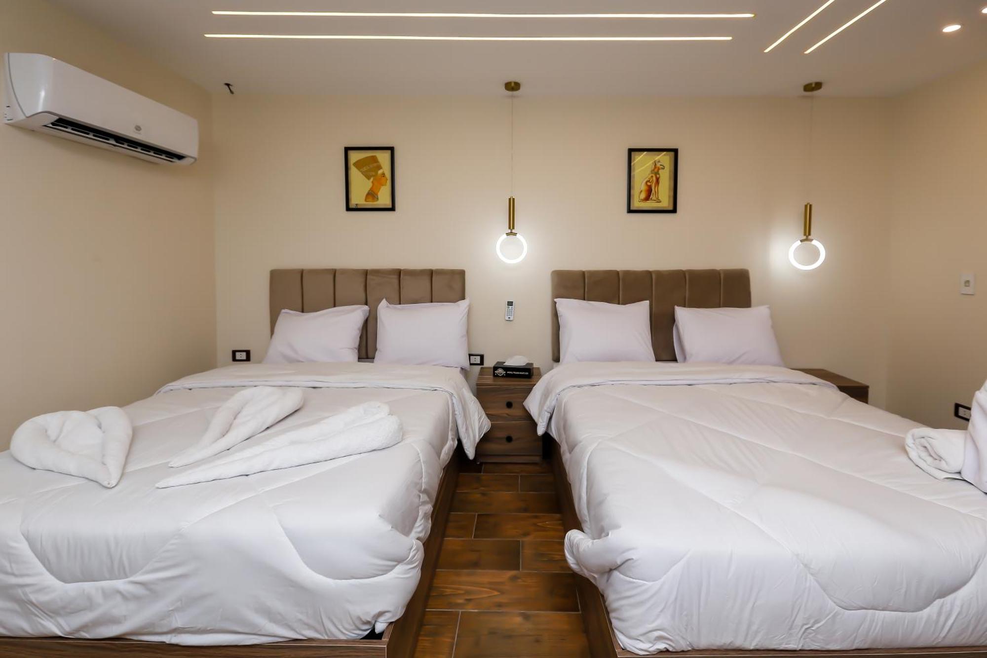 Imperial Pyramids Heights View Bed & Breakfast Nazlet el-Sisi Bagian luar foto