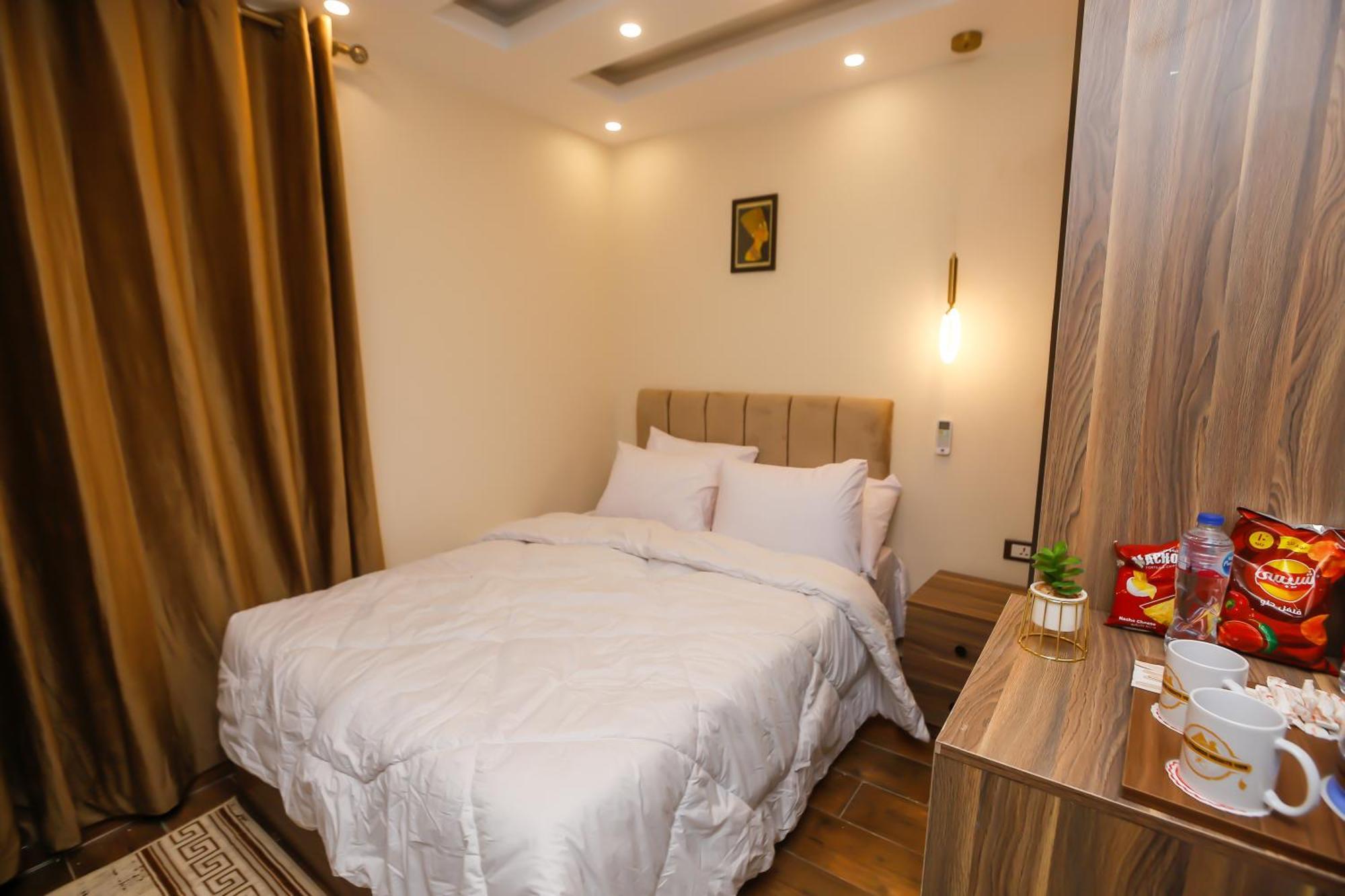 Imperial Pyramids Heights View Bed & Breakfast Nazlet el-Sisi Bagian luar foto