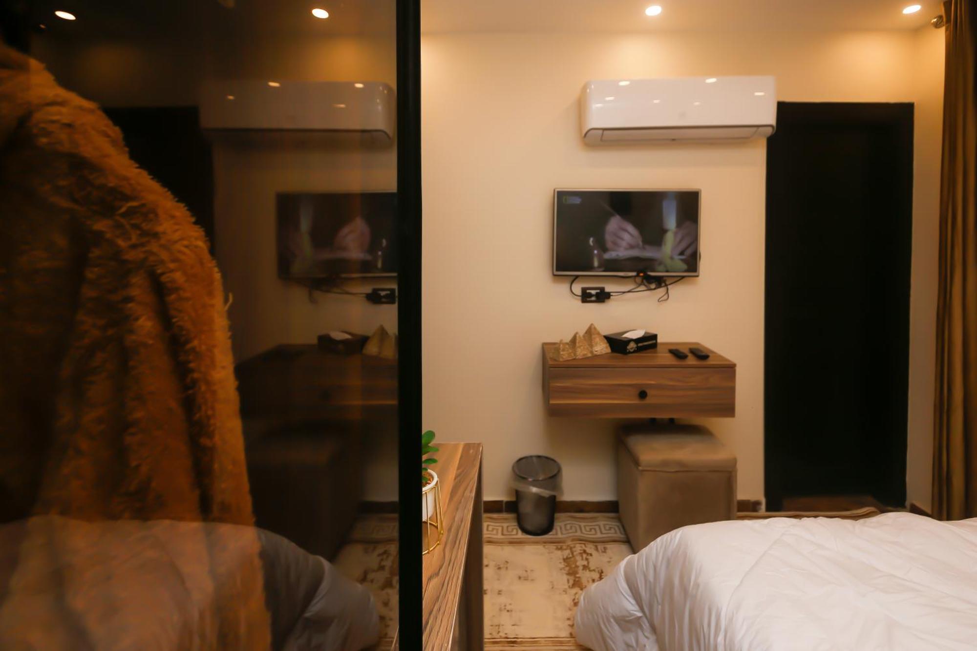 Imperial Pyramids Heights View Bed & Breakfast Nazlet el-Sisi Bagian luar foto