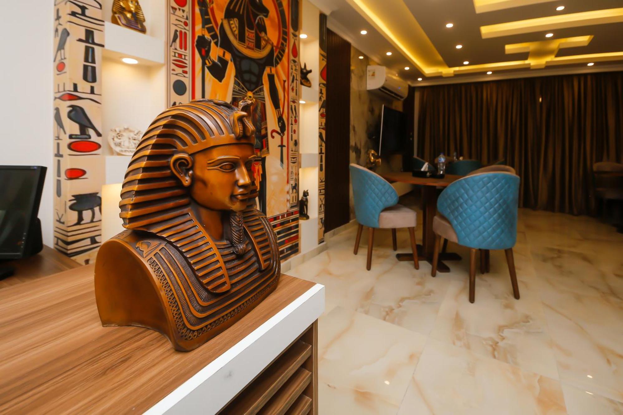 Imperial Pyramids Heights View Bed & Breakfast Nazlet el-Sisi Bagian luar foto