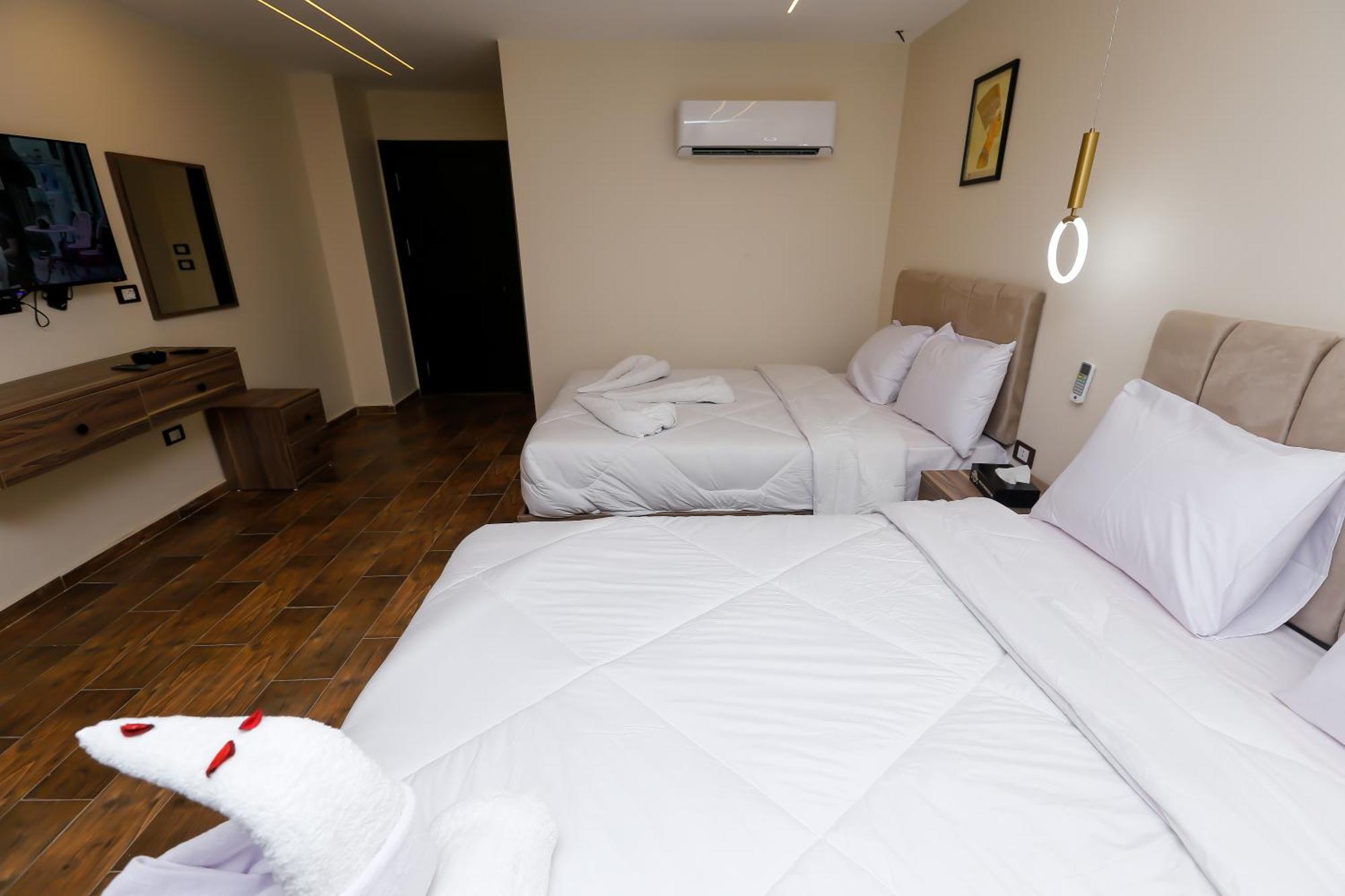 Imperial Pyramids Heights View Bed & Breakfast Nazlet el-Sisi Bagian luar foto