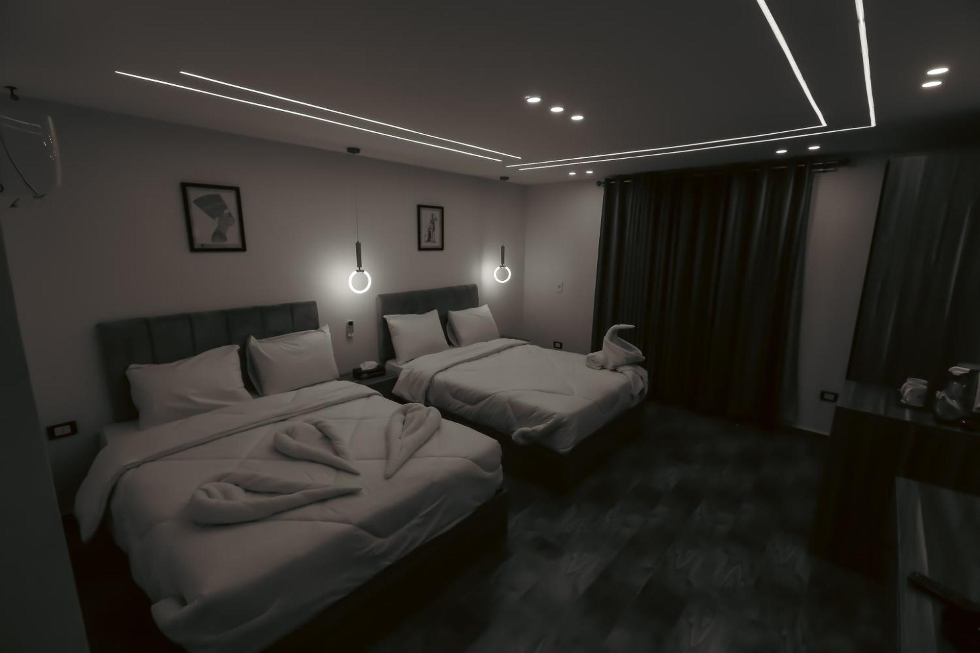 Imperial Pyramids Heights View Bed & Breakfast Nazlet el-Sisi Bagian luar foto