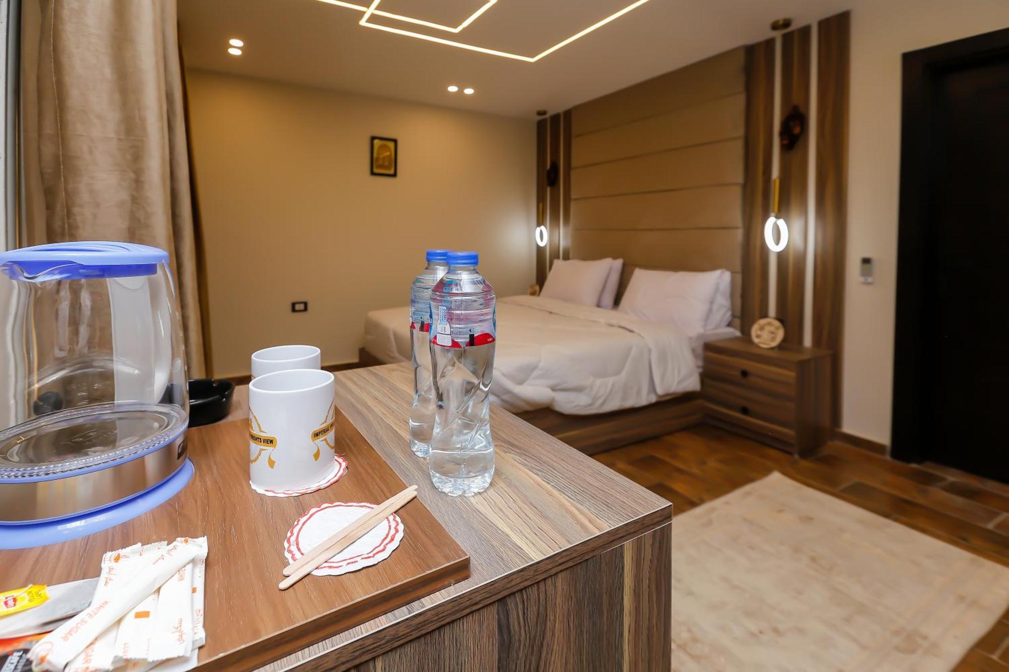 Imperial Pyramids Heights View Bed & Breakfast Nazlet el-Sisi Bagian luar foto