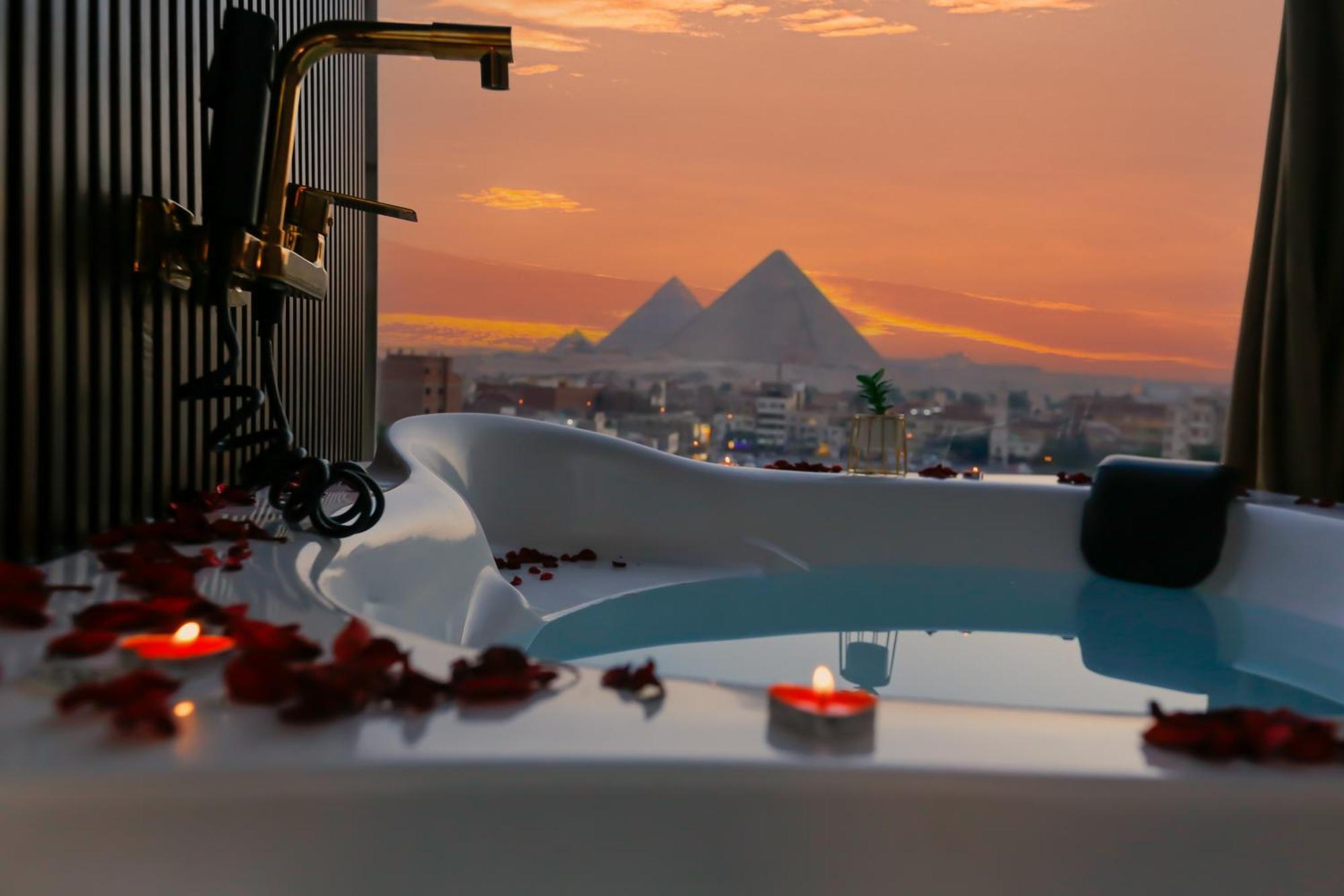 Imperial Pyramids Heights View Bed & Breakfast Nazlet el-Sisi Bagian luar foto