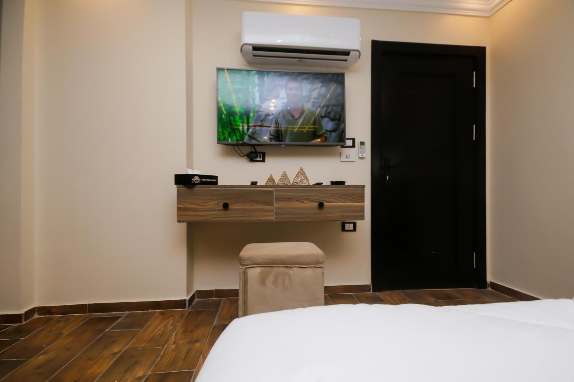 Imperial Pyramids Heights View Bed & Breakfast Nazlet el-Sisi Bagian luar foto