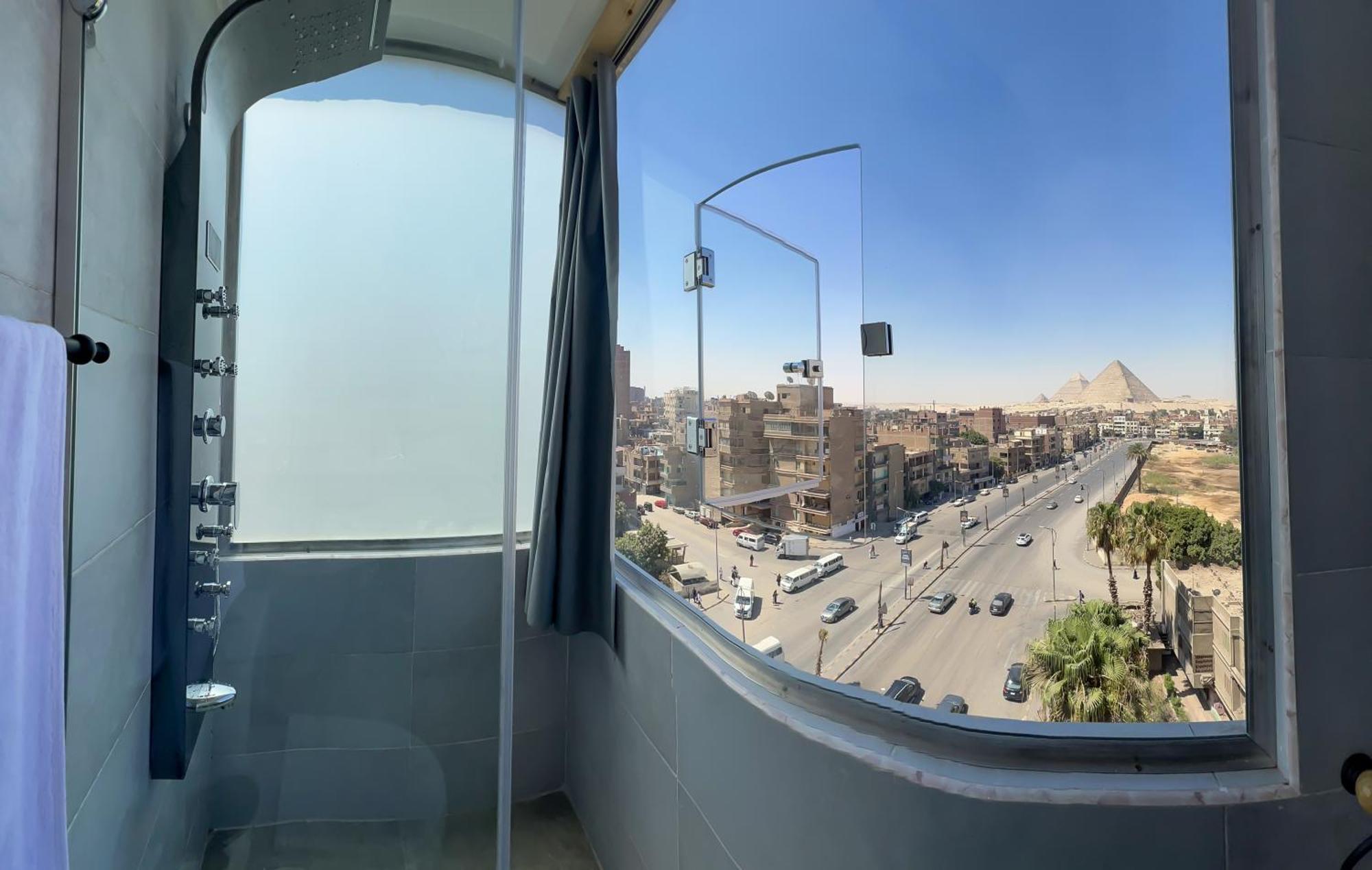 Imperial Pyramids Heights View Bed & Breakfast Nazlet el-Sisi Bagian luar foto